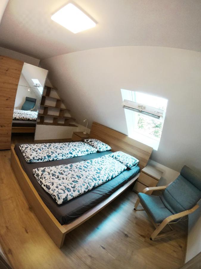 Апартаменти Apartman Дольни Смоковец Екстер'єр фото